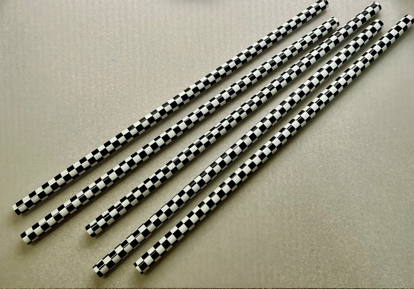 Blk/White Check Acrylic straw