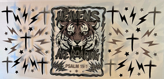 The Heavens are Roaring (gray scale)