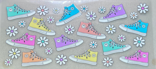 CHUCKS & DAISIES✔️